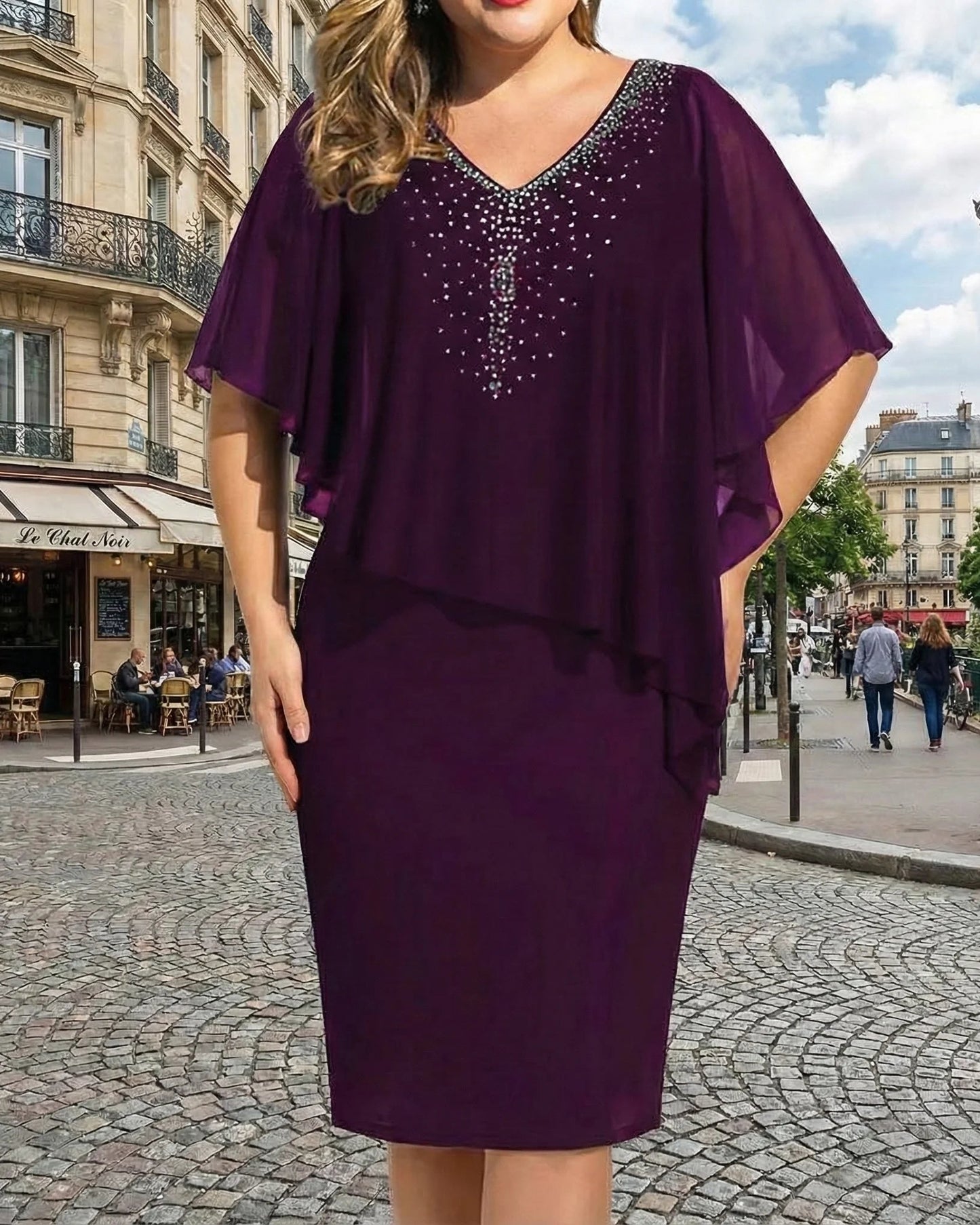 Vestido con escote en V y cobertura de gasa con cristales