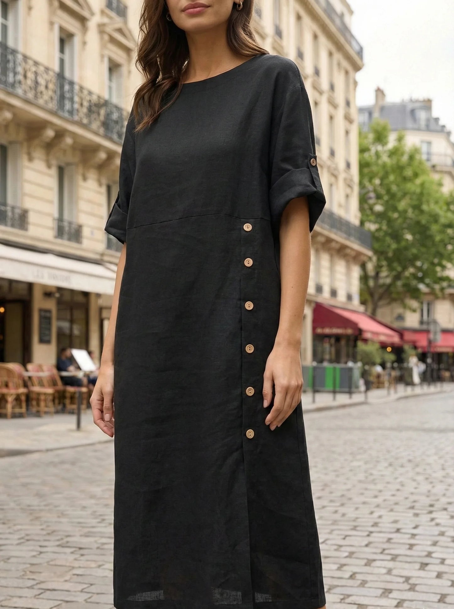 Vestido midi con cuello redondo y botones