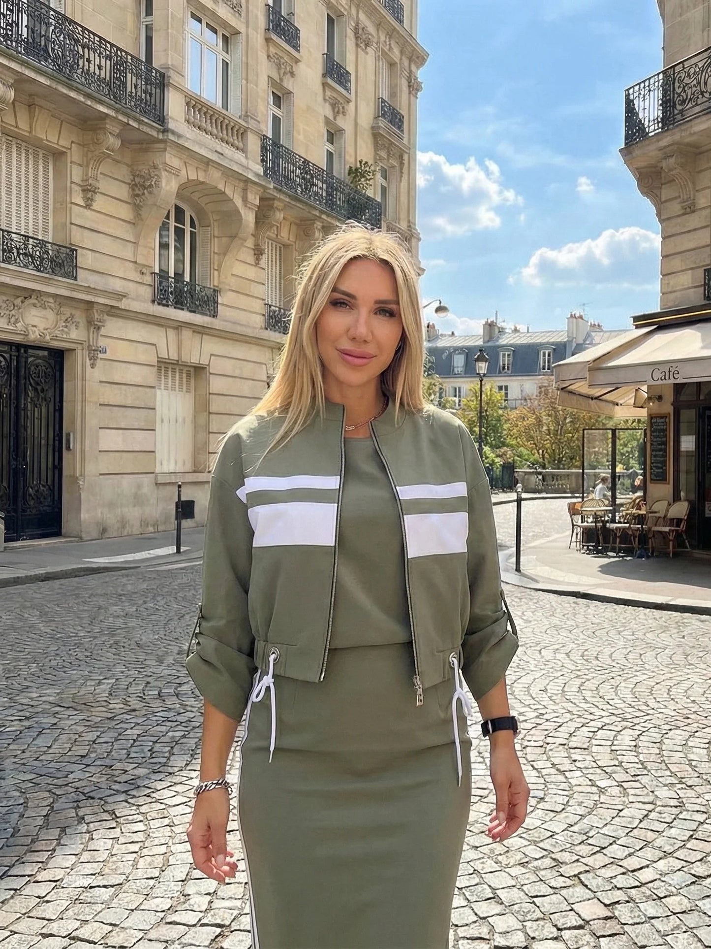 Conjunto Chaqueta y vestido de cuello alto