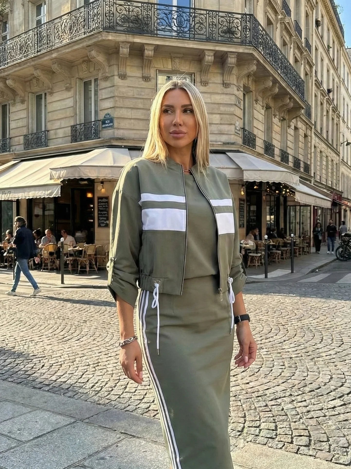 Conjunto Chaqueta y vestido de cuello alto